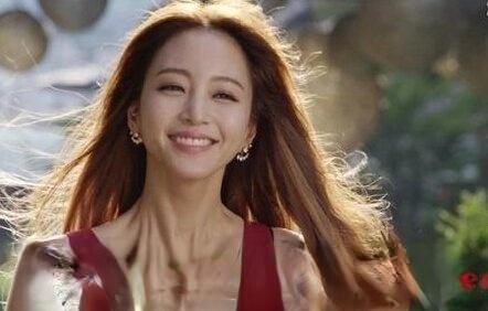 美女的诞生,揭秘美女诞生的神奇旅程